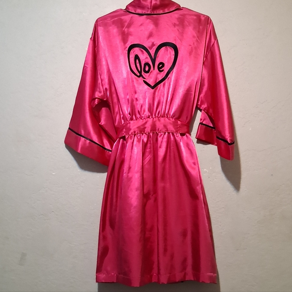Morgan Taylor Vibrant Pink Satin‎ Robe SzS-M Heart Valentines
